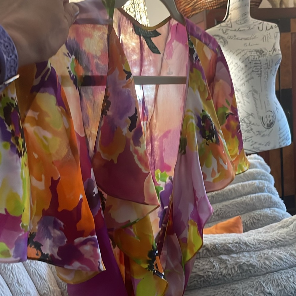 NWT Lauren Ralph Lauren GORGEOUS FLORAL RUFFLE All silk Blouse Size 14 - Picture 13 of 13